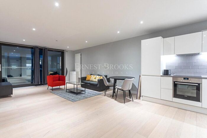 2 Bedroom Apartment To Rent In Summerston House, Starboard Way, Royal Docks, E16