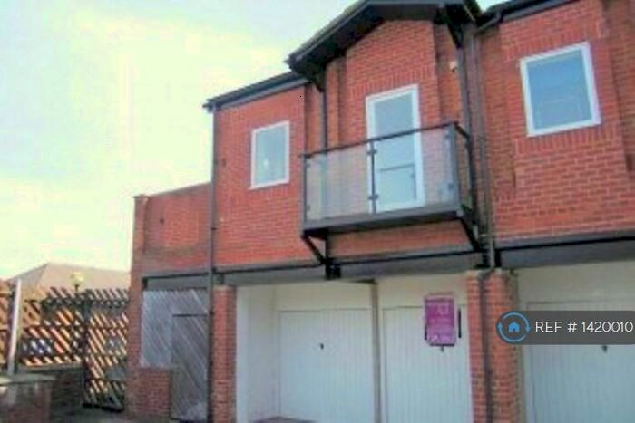 1 Bedroom Flat To Rent In Near Leeds University, Leeds, LS2