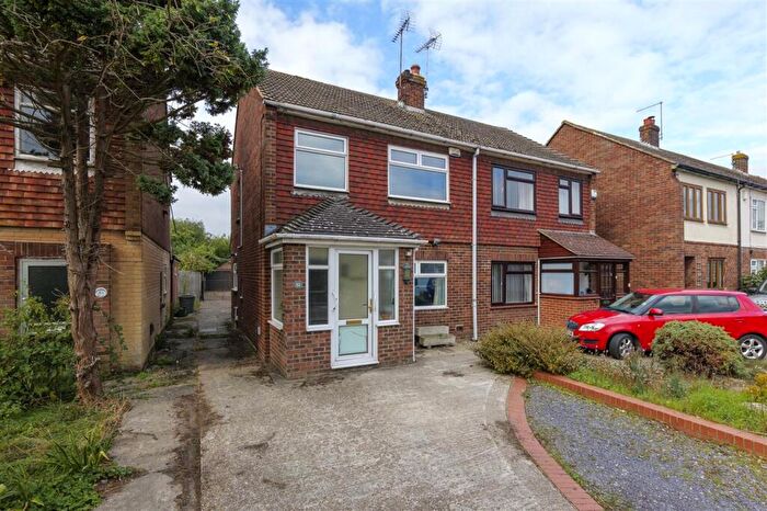 3 Bedroom Semi-Detached House For Sale In Priory Row, Faversham, ME13