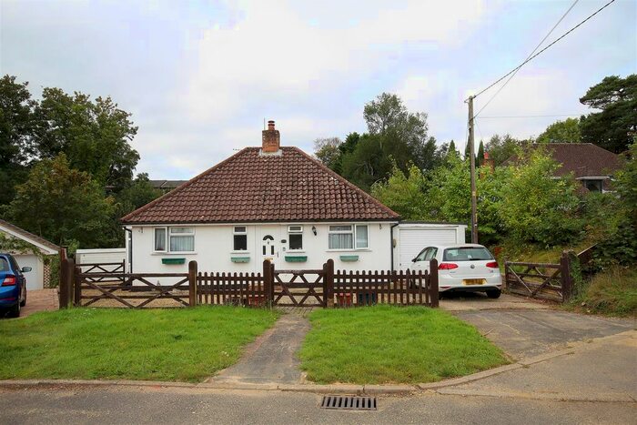 2 Bedroom Bungalow To Rent In May Avenue, Lymington, SO41