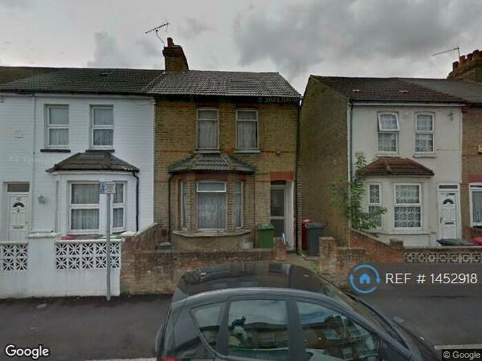 3 Bedroom Terraced House To Rent In Diamond Road, Slough, SL1