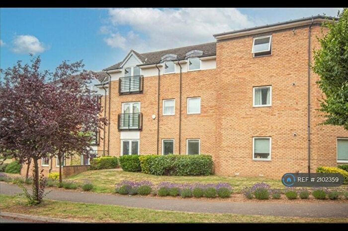 2 Bedroom Flat To Rent In Berwick Place, Welwyn Garden City, AL7
