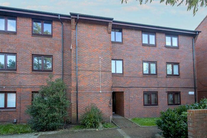 2 Bedroom Flat To Rent In Eastney Road, West Croydon, CR0