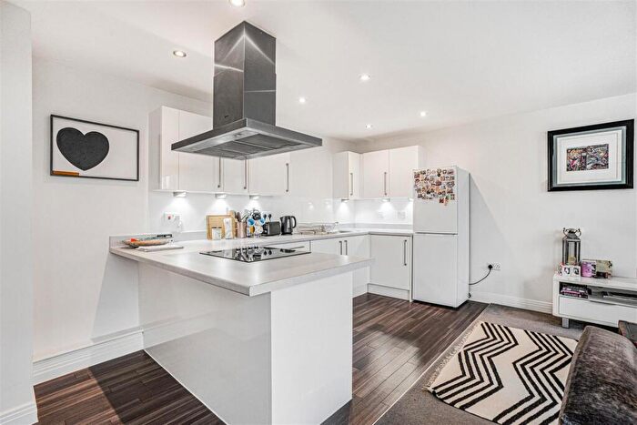 1 Bedroom Apartment For Sale In Swingate, Stevenage, SG1