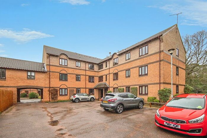 2 Bedroom Flat For Sale In Friday Wood Green, Colchester, CO2