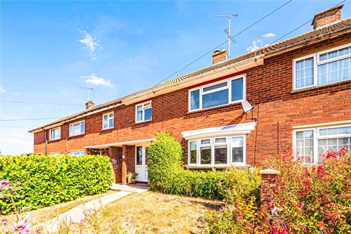 3 Bedroom Terraced House For Sale In Knights Close, Eaton Bray, Central Bedfordshire, LU6