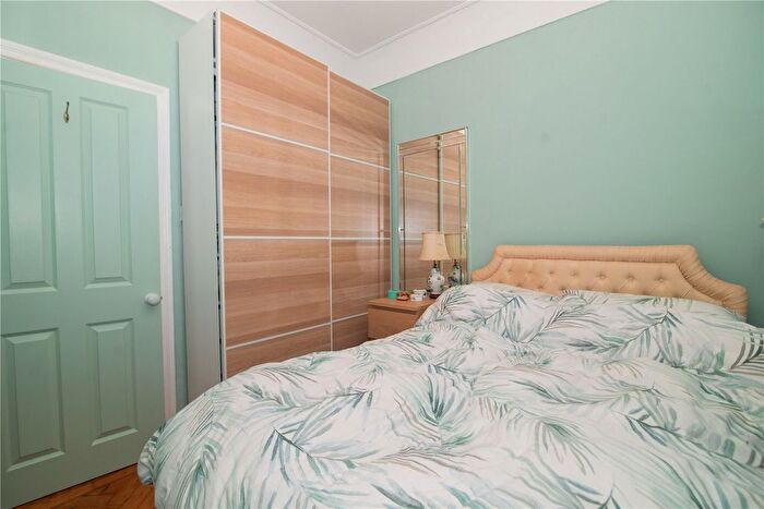 1 Bedroom Flat For Sale In High Street, Teddington, TW11