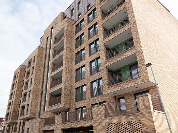 2 Bedroom Flat To Rent In Worrall Street, Salford, M5