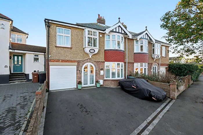 5 Bedroom Semi Detached House For Sale In Lower Higham Road, Gravesend, DA12