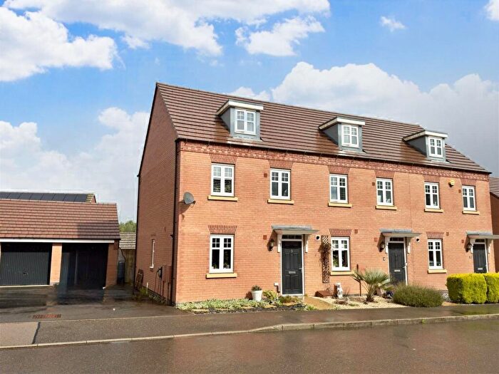 3 Bedroom Town House For Sale In Irons Road, Harlestone Manor, Northampton, NN5