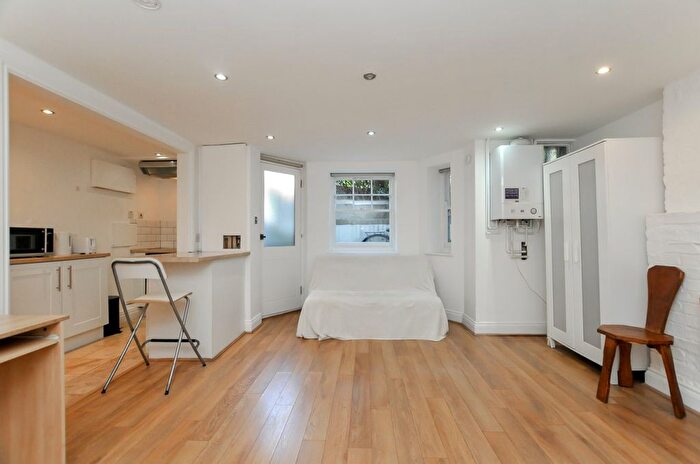 Studio To Rent In Gunton Road, Clapton, E5