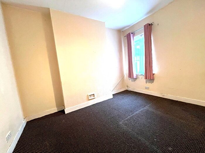 2 Bedroom Flat To Rent In Ley Street, Ilford, IG1