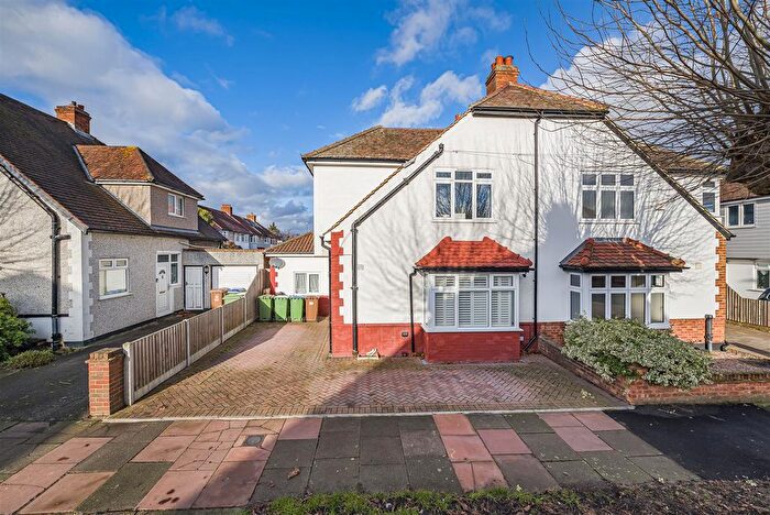 3 Bedroom Semi Detached House For Sale In Woodbine Road, Sidcup, DA15