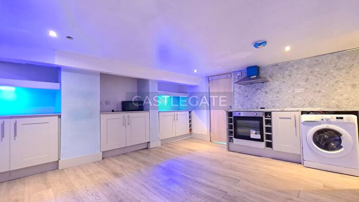 1 Bedroom Studio To Rent In May Street, Crosland Moor, Huddersfield, HD4