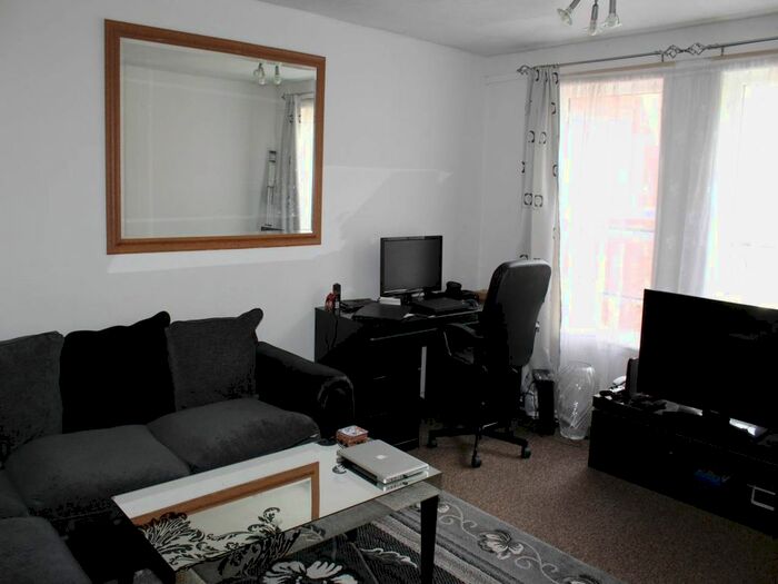 1 Bedroom Flat To Rent In Verbena Close, West Drayton, Middlesex, UB7