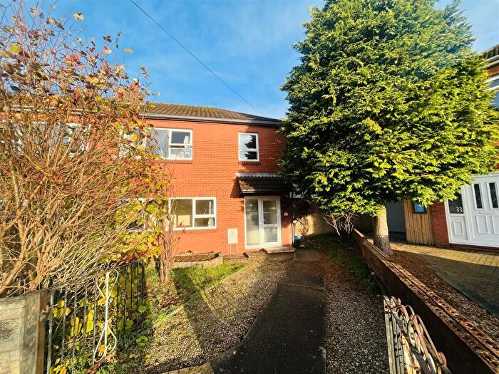 4 Bedroom Semi-Detached House To Rent In B, Brockworth Crescent, PC02