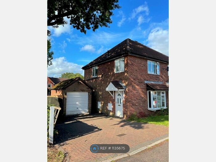 3 Bedroom Semi-Detached House To Rent In Tweedsmuir Close, Warrington, WA2