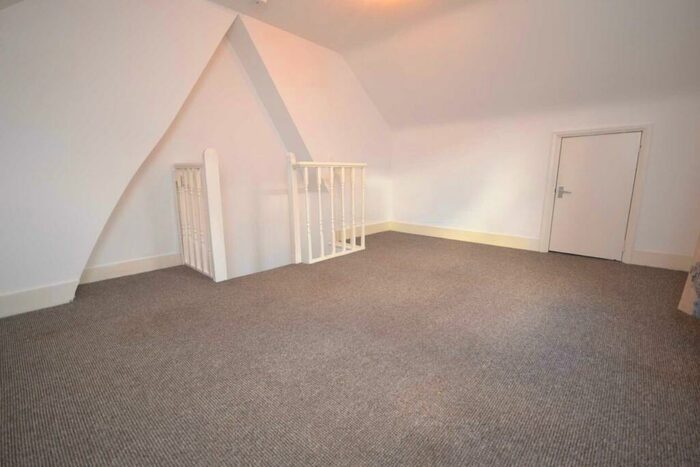 4 Bedroom Terraced House To Rent In Bedroom House- Pangbourne Street, Reading, RG30