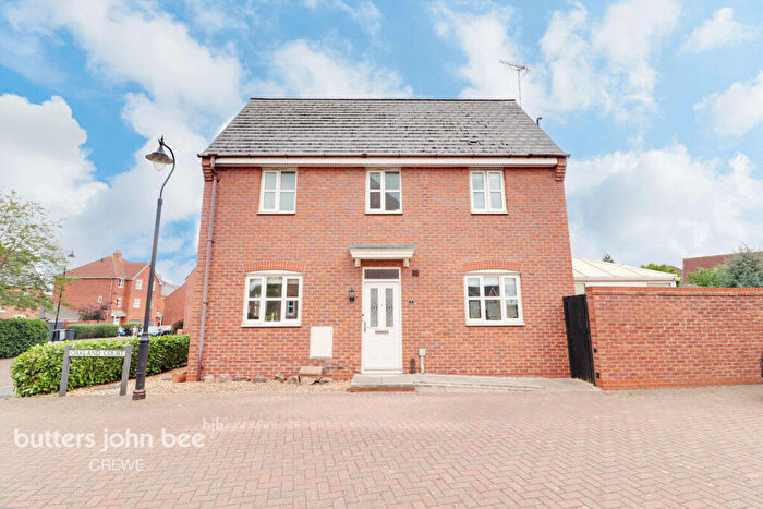 3 Bedroom Detached House For Sale In Oaklands Court, Crewe, CW2
