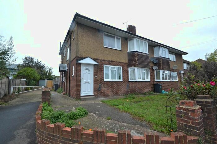 2 Bedroom Maisonette To Rent In Bedfont Close, Feltham, TW14