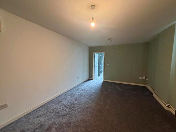 1 Bedroom Flat To Rent In Hill Street, Stoke-On-Trent, ST4