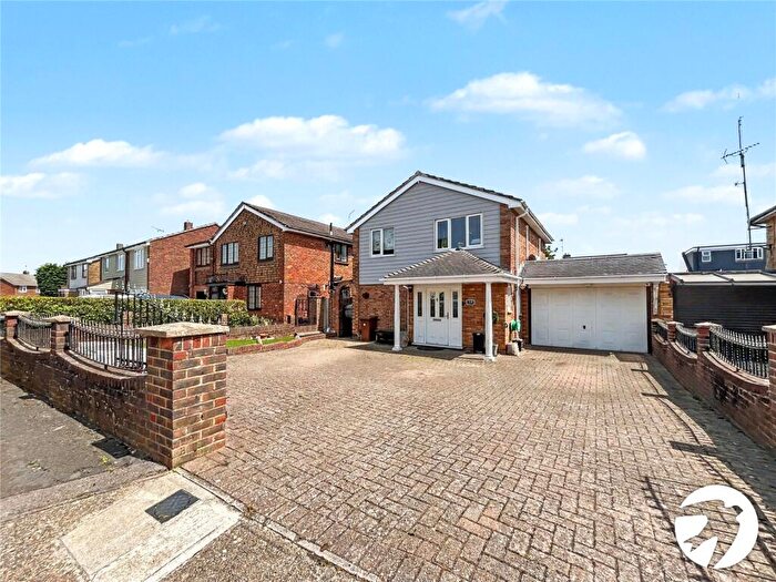 4 Bedroom Detached House For Sale In Ashmead Close, Lordswood, Kent, ME5