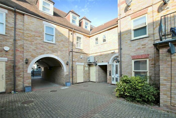 1 Bedroom Apartment To Rent In Godfrey Mews, Chelmsford, CM2