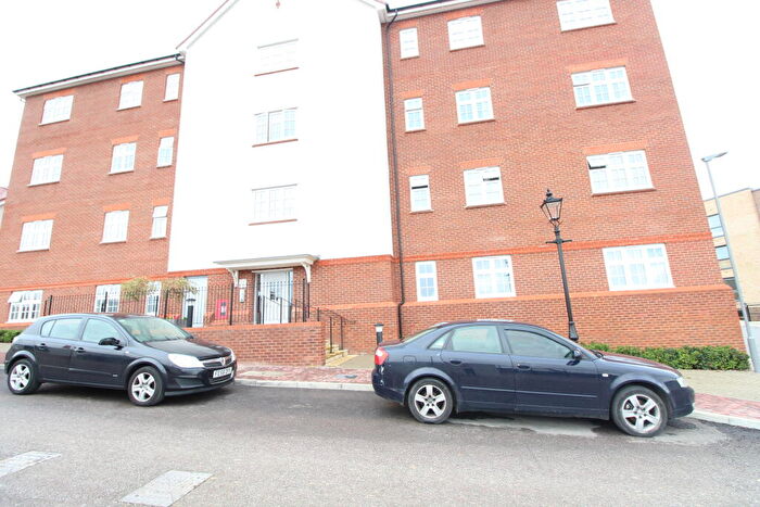 1 Bedroom Flat To Rent In Armstrong Road, Luton, Bedfordshire, LU2