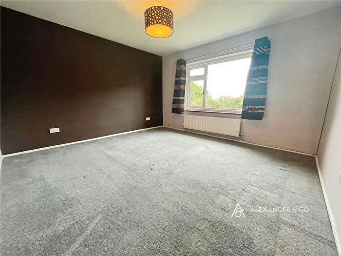 2 Bedroom Apartment To Rent In Lodden Close, Bicester, OX26