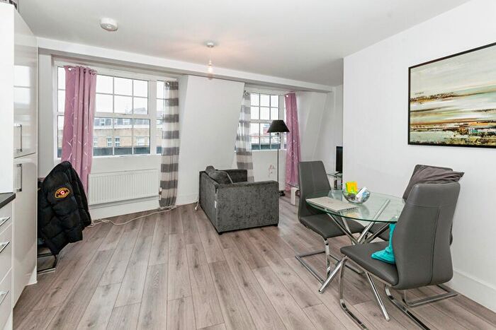 1 Bedroom Flat For Sale In High Street, Slough, SL1