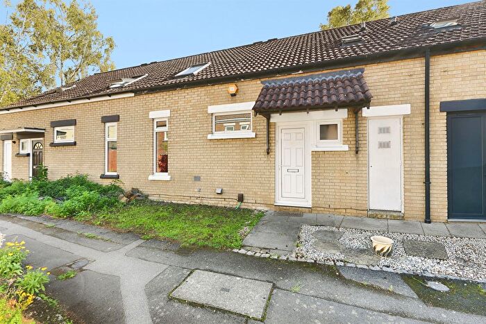 4 Bedroom Detached House For Sale In Pitstone Road, Northampton, NN4