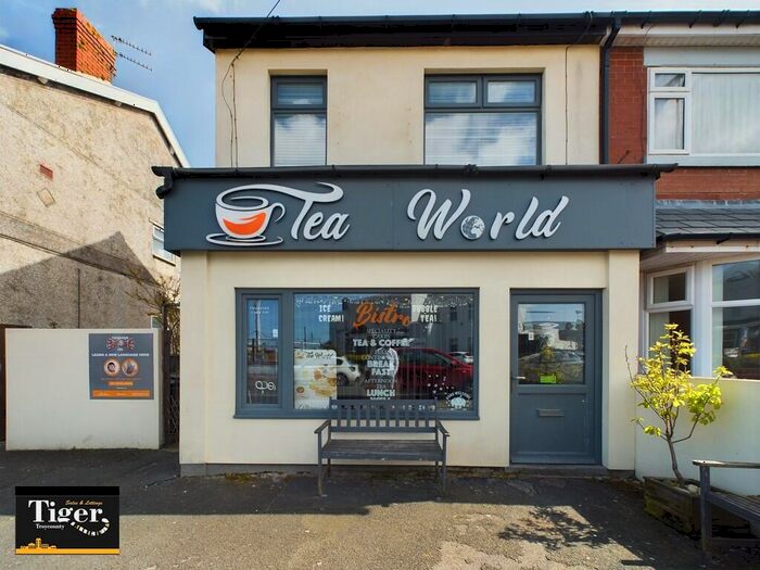 3 Bedroom Semi-Detached House To Rent In Common Edge Road, Blackpool, FY4