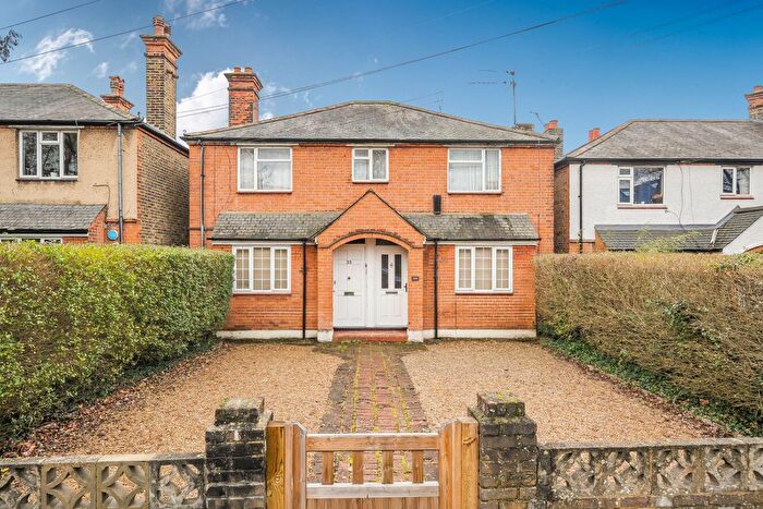 2 Bedroom Maisonette For Sale In Cambridge Road, West Wimbledon, London, SW20