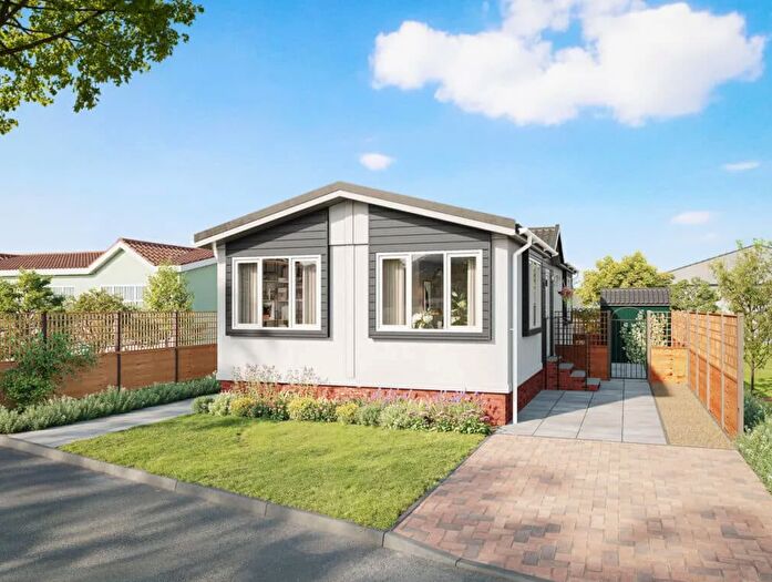 2 Bedroom Park Home For Sale In Bordon, Hampshire, GU35