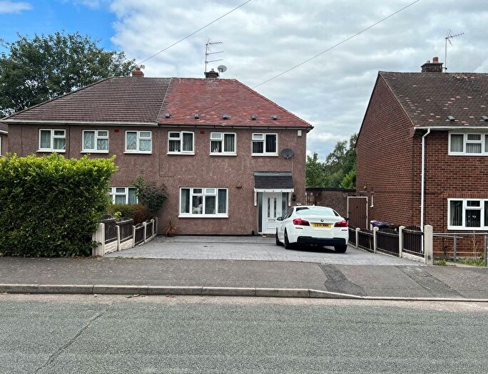 3 Bedroom Semi-Detached House For Sale In Henley Road, Wolverhampton, West Midlands, WV10