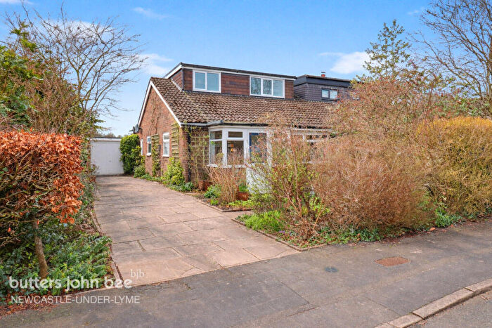 3 Bedroom Semi Detached House For Sale In The Bridle Path, Crewe, CW3