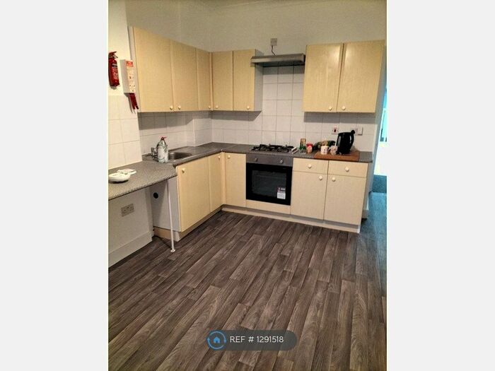 1 Bedroom Flat To Rent In B Downhills Park Road, London, N17