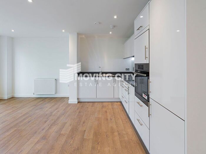 2 Bedroom Flat To Rent In Highland Street, London, E15