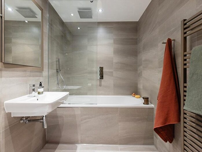 2 Bedroom Flat To Rent In Alton Rd, Croydon, CR0