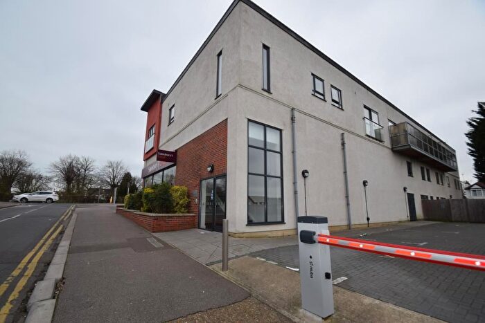 2 Bedroom Flat To Rent In London Road, Leigh On Sea Essex, SS9