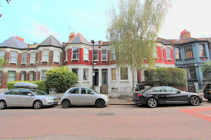 2 Bedroom Flat To Rent In Falkland Road, Hornsey, N8
