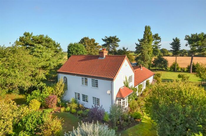 5 Bedroom Farmhouse For Sale In Eagle Road, Spalford, Newark, NG23