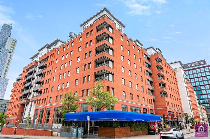 2 Bedroom Flat For Sale In The Quadrangle, Lower Ormond Street, Southern Gateway, Manchester City Centre, M1