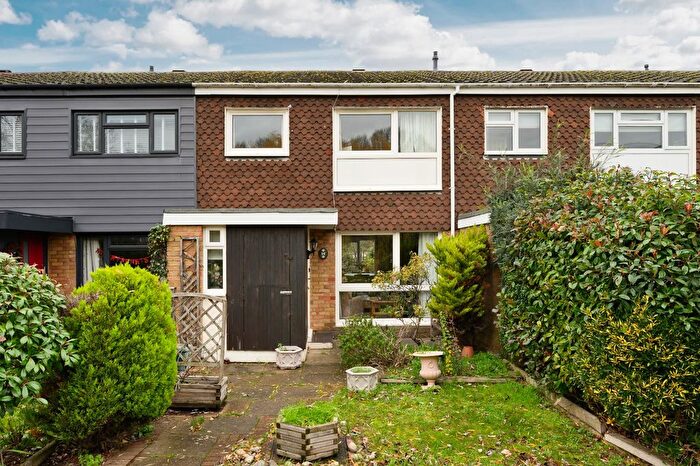 3 Bedroom Terraced House For Sale In Thames Meadow, West Molesey, Surrey, KT8
