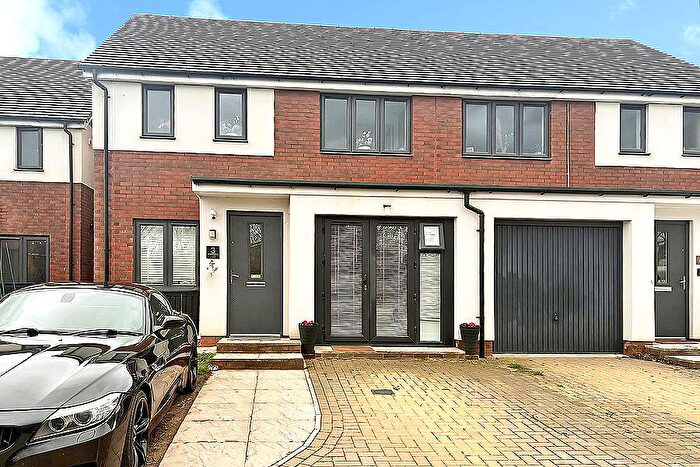 3 Bedroom Semi-Detached House For Sale In Chambers Lane, Tithebarn, Exeter, EX1