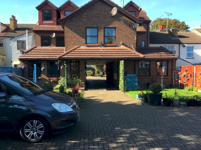 1 Bedroom Flat To Rent In Skinner Street, Gillingham, ME7