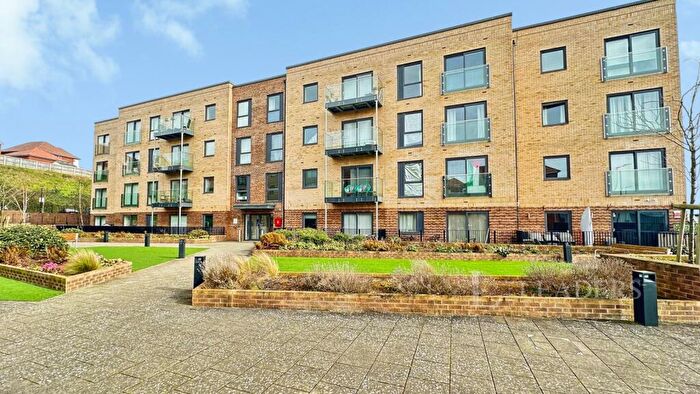 2 Bedroom Flat To Rent In Stirling Drive, Luton, Bedfordshire, LU2