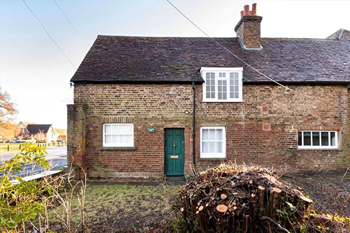 4 Bedroom Property To Rent In Squires Bridge Road, Shepperton, TW17