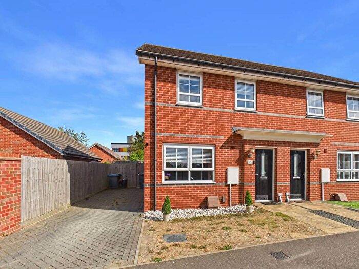 3 Bedroom Semi-Detached House For Sale In Walton Hall Drive, Felixstowe, Suffolk, IP11