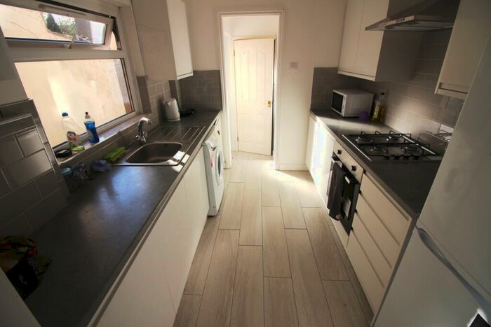 4 Bedroom End Of Terrace House To Rent In May Street, Cathays, CF24